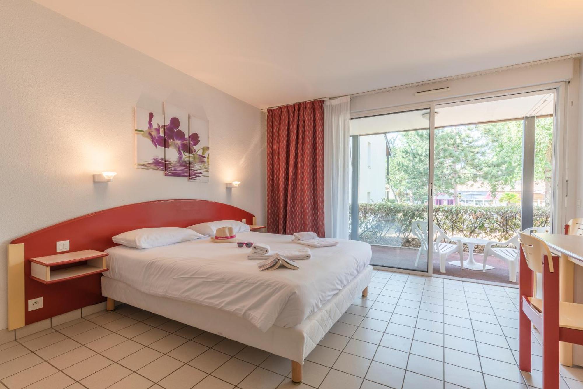Azureva Ronce Les Bains Hotel Buitenkant foto