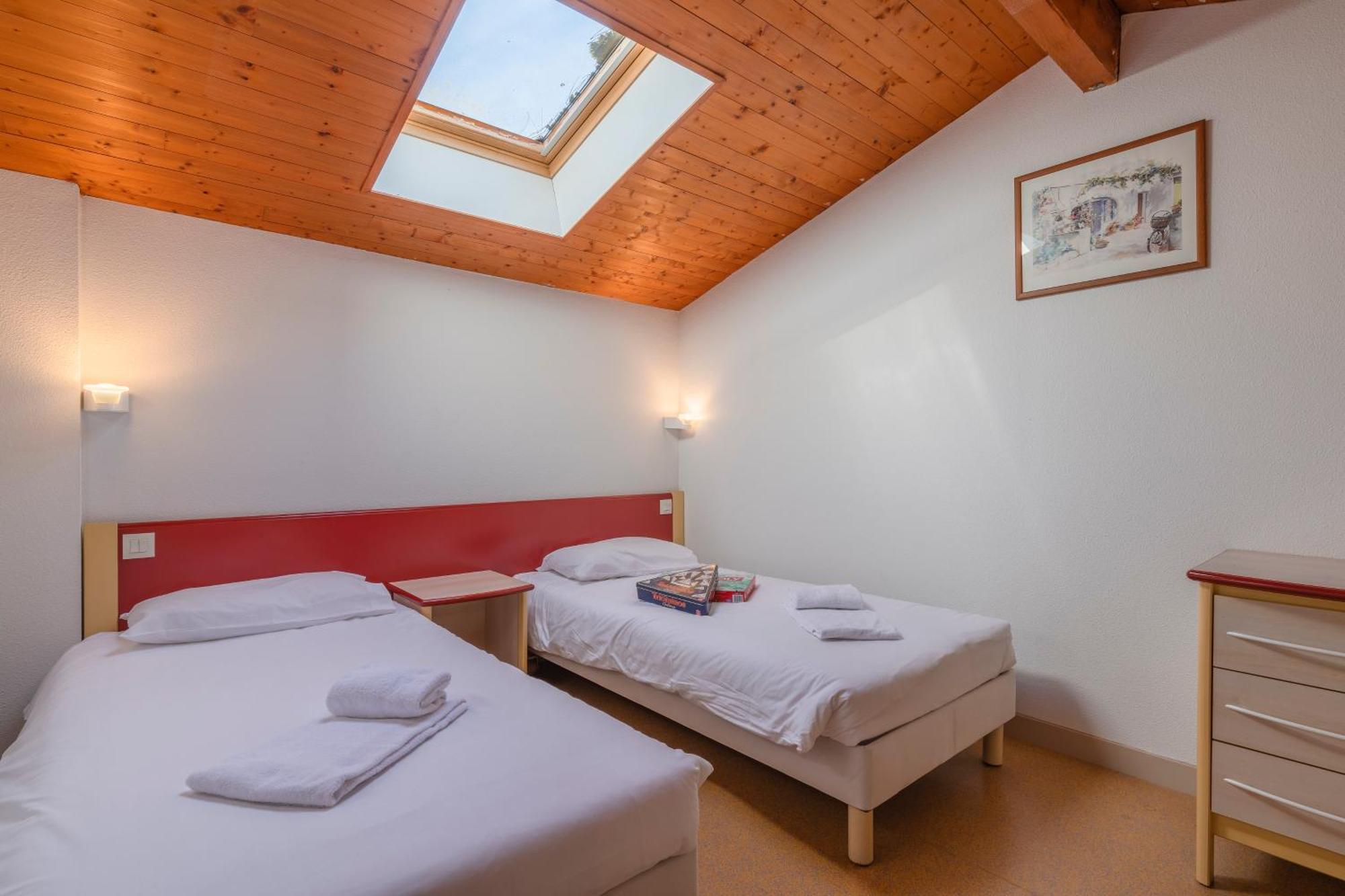 Azureva Ronce Les Bains Hotel Buitenkant foto