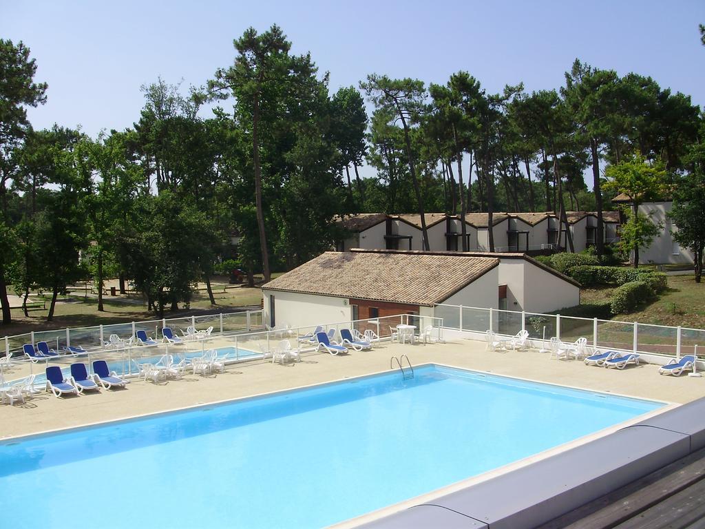 Azureva Ronce Les Bains Hotel Buitenkant foto