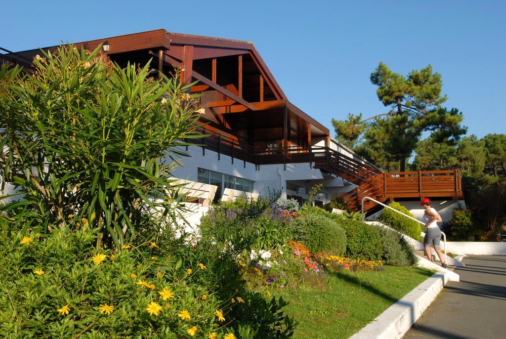 Azureva Ronce Les Bains Hotel Buitenkant foto