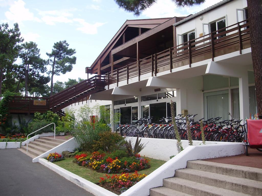 Azureva Ronce Les Bains Hotel Buitenkant foto