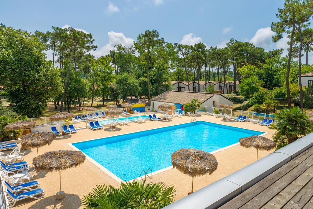 Azureva Ronce Les Bains Hotel Buitenkant foto